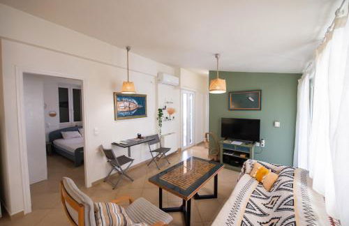 Nadia's Place - Photo 7