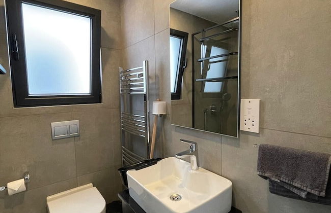 Charming 2 Bedroom Garden Suite Getaway - Photo 22