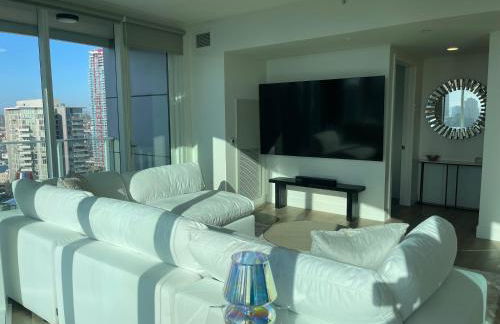 Luxury Designer Suite with Rooftop Pool, Gym - Foto 8