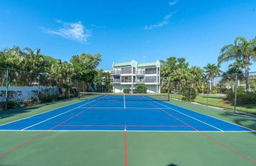 Sun Plaza by Coastal Chic Vacations - Private Beach Access with Pool and Tennis - Photo 31