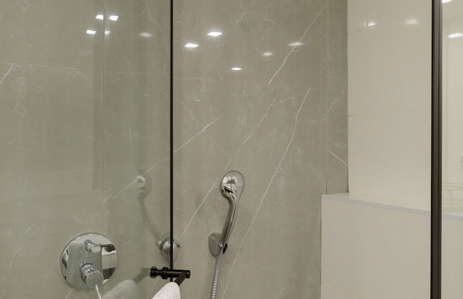 Luxury with Terrace & Sea View by FeelHome - Photo 24