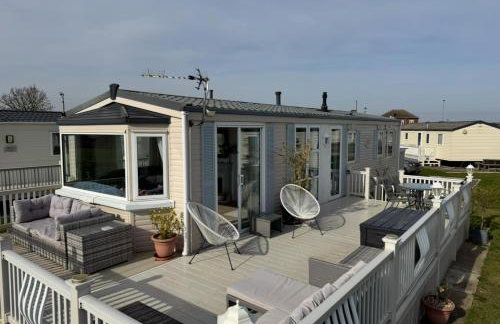 Fraunie's Beach House Anderby Creek - Dog friendly - Photo 2