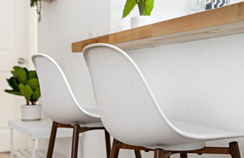 Stylish 2 BR Condo - Free Parking on Premises - Foto 33