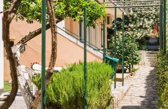 Lora Apartments & Studios with Balcony in Ipsos Corfu - Photo 12