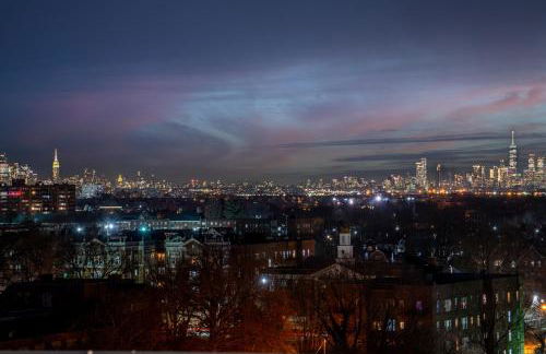 Bright and Bold Escape with NYC Views and Free Parking, Sleeps 9 and 2 Baths - Foto 21