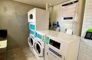 (1406) Studio Elegante com Vista Mar - Foto 44