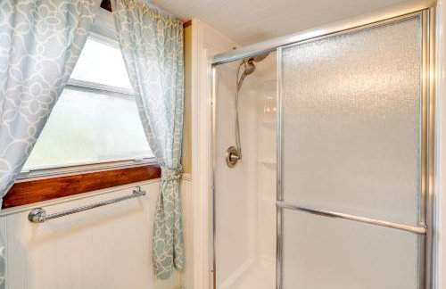 Cozy Mars Hill Farmhouse with Scenic Views - Foto 15