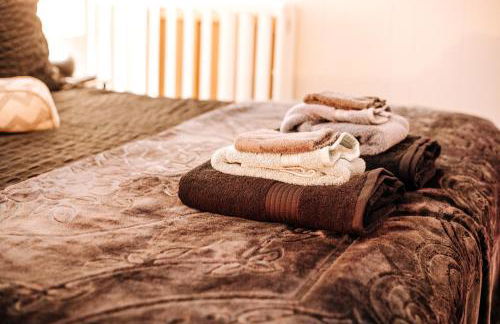 Giggling Creek Cottage - BedJet! King Sized! Gazebo, 45 Acres, Arcades, Nintendo, more - Photo 15