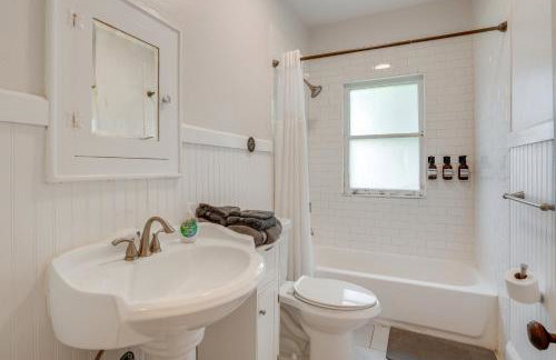 Home with Private Yard Less Than 2 Mi to Hollis Garden! - Foto 13