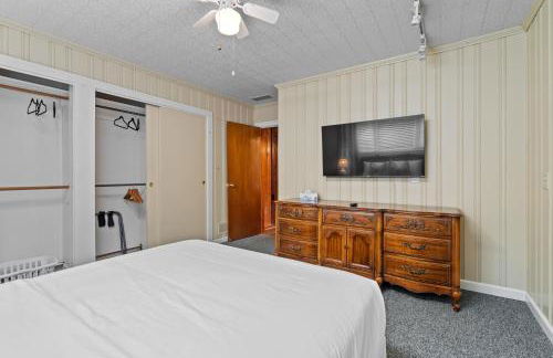 Spacious Family Home - 10 Mins to Cartersville - Photo 36