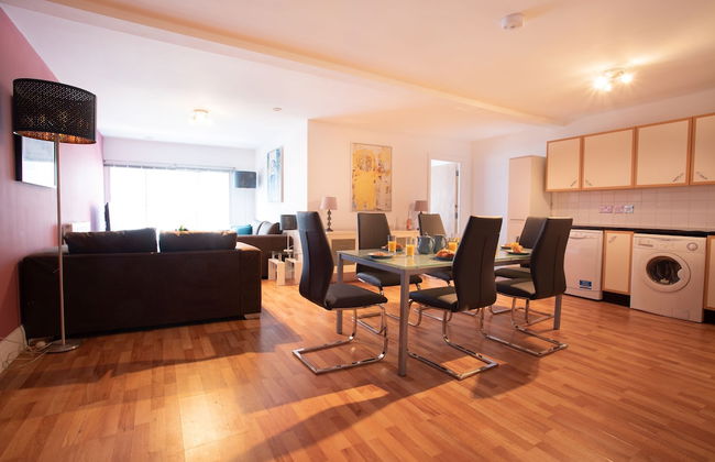 Rest & Recharge Regents CT 2bed Sleeps 7 - Foto 12