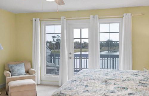 Beachy Vibes - 2BR w lake views & screened sunroom - Foto 5