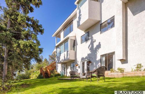 Charming Hillside Retreat - Private backyard, firepit, mtn views, full kitchen - Foto 6