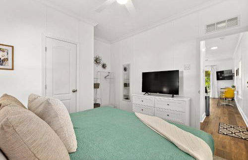 Treetop Cottage - 3 blocks from Historic District - Foto 16