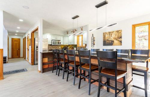 Beautiful Modern Lodge! Game Room - Foto 67