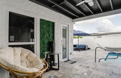 Luxe by Jenn - 3BR Retreat with Heated Pool - Photo 54