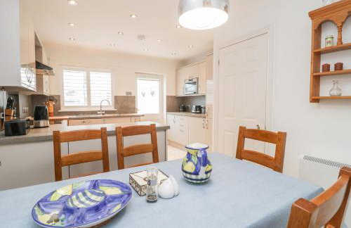 14 Lyme Mews - Photo 13