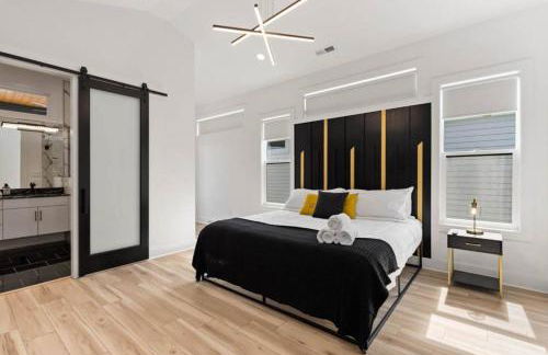 Luxurious 4bd home sleeps 12 minutes to downtown with parking - Foto 5