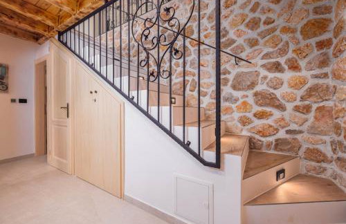 Villa Melary with Pool and Jacuzzi - Photo 11