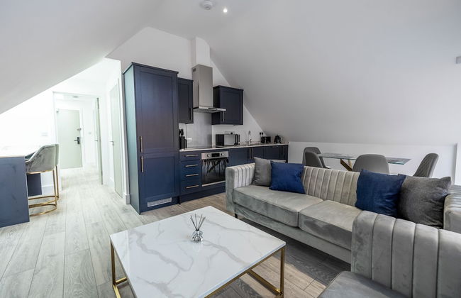 Impeccable 2-bed Apartment in Camberley - Foto 1