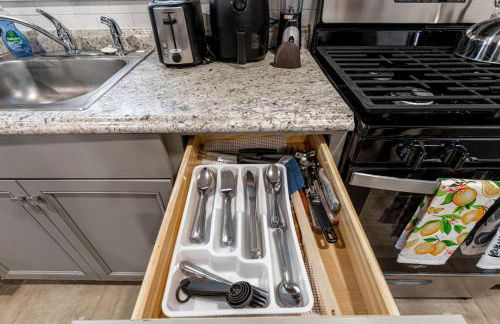 Updated 3BR 2BA Apartment Near NYC Airport - Foto 43