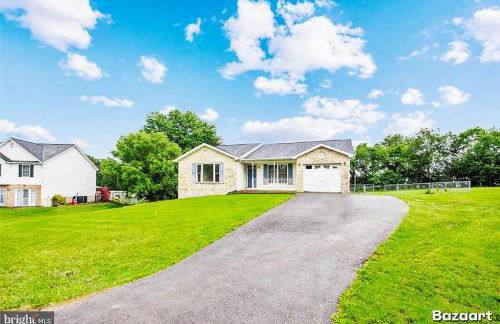 Pristine 3BR & 2bath Ranch style Near I-81 Hospitals & Downtown Martinsburg - Foto 20