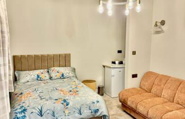 Double Deluxe Centre Apartment- Free Parking - Self Check-In - Cctv - Foto 1