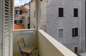 S27-Modern house in the old centre with parking - Photo 6