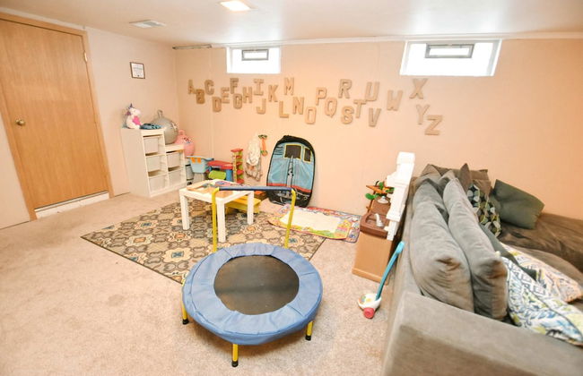 3 Bedroom 2 Bath Home Close to ND w Fire pit 1155 - Foto 26