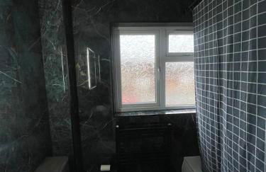 Spacious 3 Bedroom Home in Bletchley - Foto 19