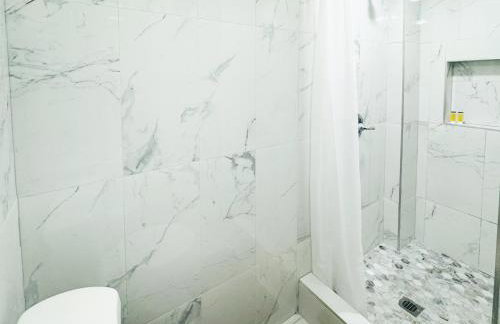 Lux Designer Home with Gaming Rm - Foto 20