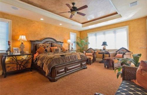 Large Mediterranean Oasis - Water Views & Pool - Photo 20