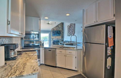 Deck, Pool and Views Lake of the Ozarks Condo - Foto 7