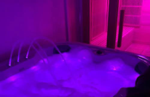 Cozy Hideaway With Hot Tub & Sauna Sleeps 7 - Foto 66