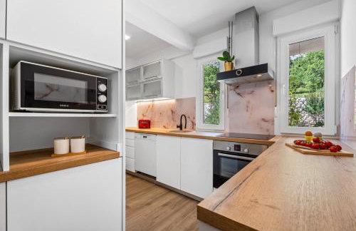 VILLA BEYBE with Jacuzzi, large private pool 50m2, BBQ,free WIFI, 3 bedrooms - Foto 19