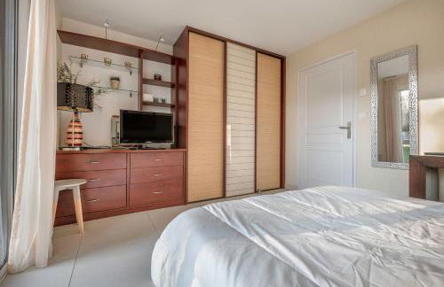 Grande maison familiale avec piscine et jardin - Foto 18