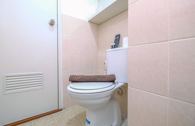 Minimalist and Cozy Stay 2BR at Podomoro Golf View Apartment - Foto 21