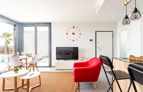 Casa con piscina climatizada y vistas al mar - Foto 17