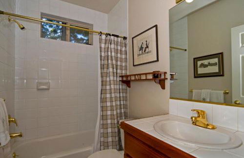 Big Springs by Tahoe Getaways - 6BR w Ski Shuttle, Fireplace & Entertainment Room - Foto 14