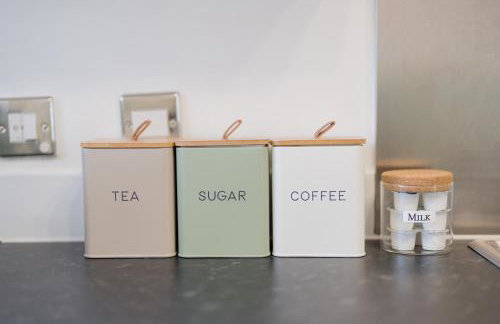 Stylish 2-Bed Apartment, City Centre Gem, 1 min walk to Train Station, Free parking - Foto 18