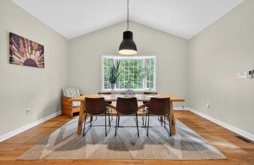 Screened Porch w Swing, Fire Pit, Grill & Deck - Photo 14