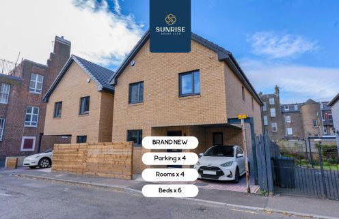L1 - INVOICE and REDUCED PRICE only via SUNRISE SHORT LETS DUNDEE, Large 4 Bedroom House with 6 Beds and 3 bathrooms, TVs in each room, Free Parking, Fully Equipped, Local Amenities, Easy Ring Road Access, Special Rates and ONLY 9 Mins to STANNERGATE Port - Foto 44