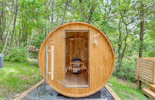 Hot Tub, Fire Pit and Barrel Sauna Poconos Abode - Foto 2