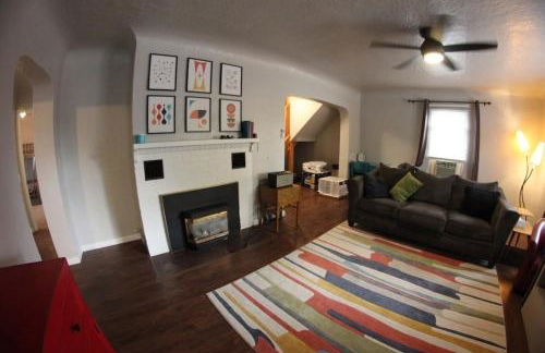 DOWN TOWN BUNGALOW Entire home available - Foto 1