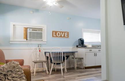 Sister Lake Cottages - Unit 4 - Photo 7