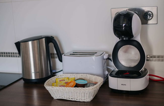 Modern Apartment Across the Ponds - Foto 6