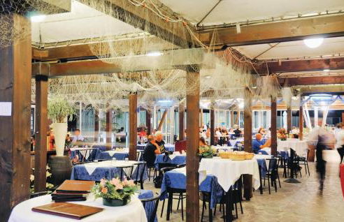 3 Bedroom Nice Home In Albarella Ro - Foto 53