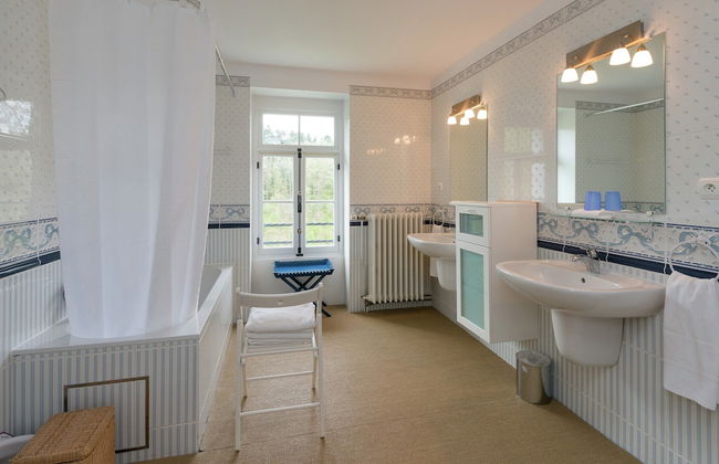 Beautiful Manor House in a Park Near Rochefort - Foto 24