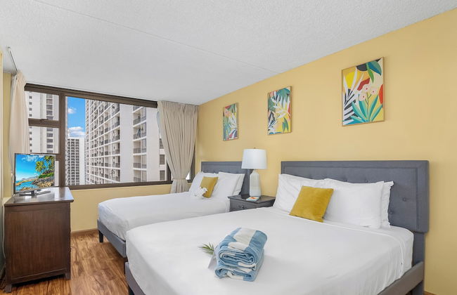 Partial Ocean View Condo with 2 Beds and Parking - Foto 56