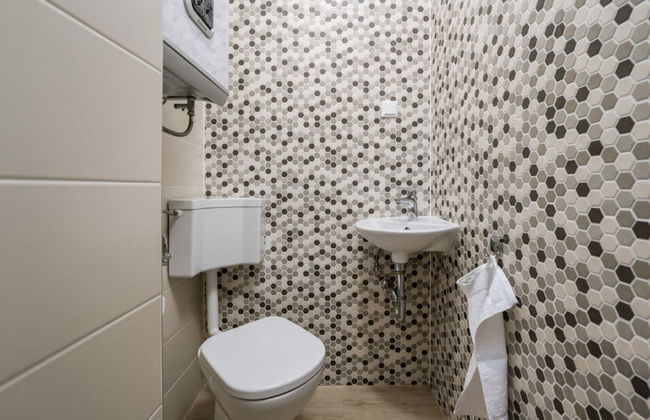 Paula - With Pool - H - Photo 15